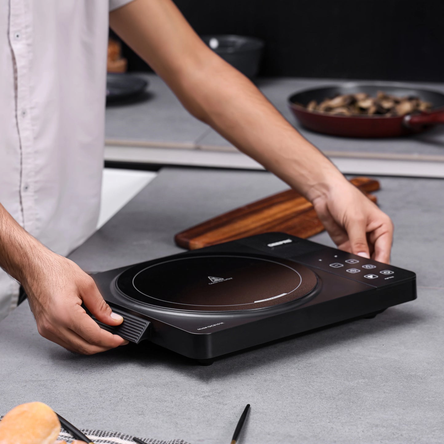 Plaque de cuisson infrarouge digitale Geepas GIC6101 –