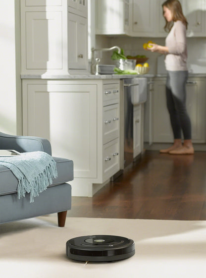 مكنسة كهربائية جافة iRobot Roomba 676